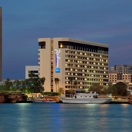 Radisson Blu Hotel, Dubai Deira Creek Екстериор снимка